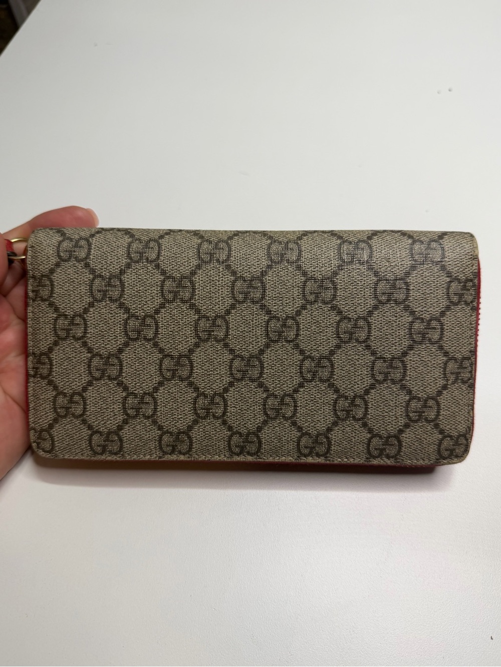 Gucci Beige GG Supreme Wallet with Pink Cat Patch - Picture 2 of 9